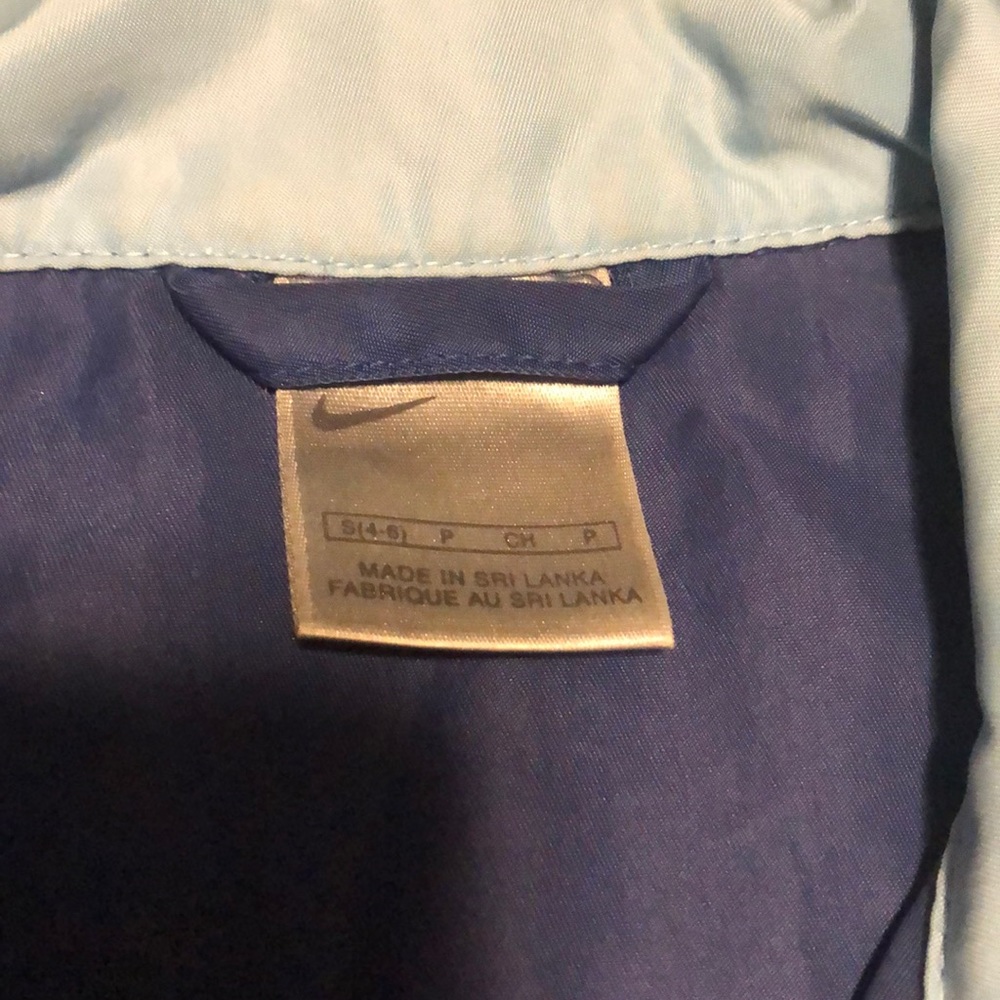 Nike rain jacket - Picture 4 of 4